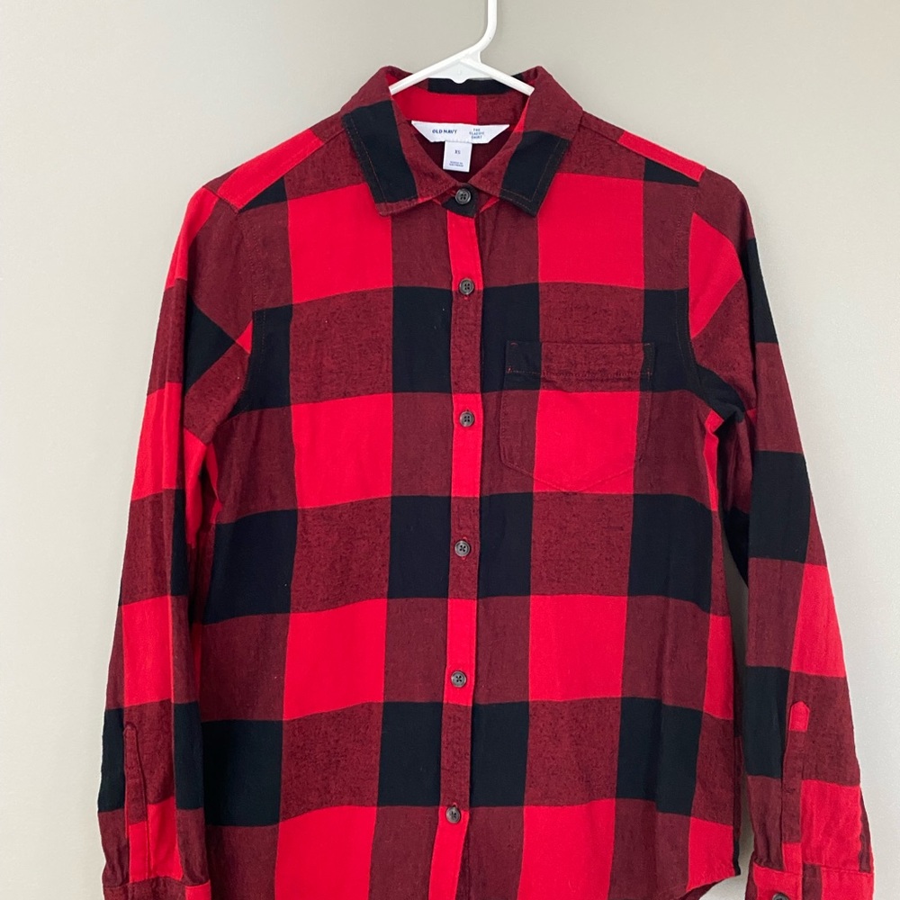 Old Navy Woman’s The Classic Shirt Button Up Red Black Buffalo Flannel Plaid XS